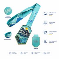 Médaille personnalisée hexagonale en métal émaillé plaqué or, avec motif paysage 3D moulé, pour la course d'obstacles des enfants, avec cordon