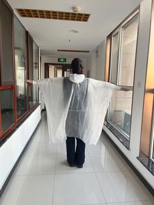 Imperméable PLA écologique Poncho de pluie dégradable à l'amidon de maïs Imperméables PLA à usage unique pour hommes et femmes - Product Image 4