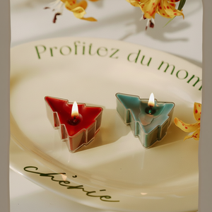 Bougie de sapin de Noël romantique en cire pour décoration de table, parfumé et écologique - Product Image 1