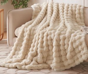 Manta de siesta de oficina de poliéster de lujo, nuevo estilo a cuadros, <span class=keywords><strong>piel</strong></span> de conejo de imitación, informal, cálida para decoración de sofá cama al aire libre - Product Image 1