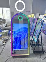 Photomaton miroir de haute qualité avec écran tactile 65 pouces, flash DSLR et impression instantanée pour appareils photo et smartphones, idéal pour les fêtes