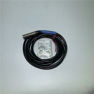 Sensores de Proximidad Inductivos Keyence EV-112M, Sensores de Proximidad con Amplificador Autónomo de Dos Cables, Unidad Principal, Tipo Blindado, M12 - Product Image 5