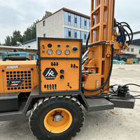Plate-forme hydraulique de forage de puits d'eau de roues pour la machine rotative de roche de forage profond 200m plate-forme de forage de puits d'eau