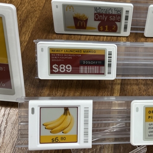 Etiqueta Electrónica para Estantes (Pantalla de Tinta Electrónica) de 1.54 Pulgadas para Supermercados - 5-7 Años de Duración de la Batería e Impermeabilidad IP65 - Product Image 1