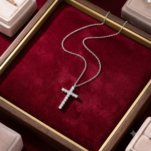 Ornements de cou en forme de croix délicats, chaînes de cou légères de style câble fin connectées directement aux pendentifs croix classiques - Product Image 5