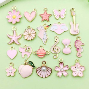 Abalorios de aleación rosa, 20 estilos mixtos, serie de flores margaritas, para accesorios de joyería DIY, colgantes de moda para mujer - Product Image 1