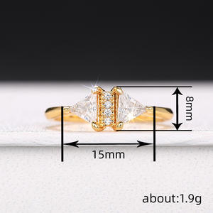 Anello di fidanzamento a piramide T0746 da donna con zirconia cubica creato in laboratorio, taglio trilione, montatura a griffe, anelli alla moda - Product Image 4