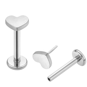 Vente en gros : <span class=keywords><strong>Piercing</strong></span> labret pour <span class=keywords><strong>lèvre</strong></span> en titane F136, homologué American Society Testing Materials, avec noyau fileté intérieur et plaqué <span class=keywords><strong>or</strong></span>, 6 mm - Product Image 1
