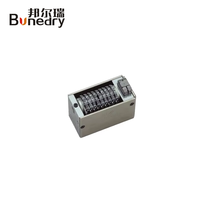 Machine auto-adhésive à numéro de marque de 2mm 4-9 chiffres avec tête de codage 210 inclinée vers l'arrière pour un codage de ceinture efficace