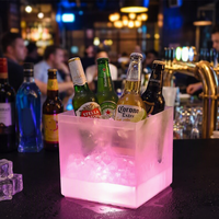Seau à glace LED carré transparent en PP de qualité alimentaire 3,5 L à double paroi, dégradé RGB, pour bar, KTV, hôtel, fête, logo personnalisé, fourniture OEM, anti-fuite