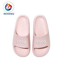 Sandales en mousse EVA personnalisées avec logo en relief de qualité professionnelle Cloud Slide, fabriquées à l'usine de Guangzhou en 2026
