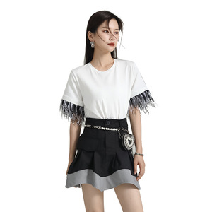 Nueva Camiseta de manga corta de color sólido holgada de punto con <span class=keywords><strong>plumas</strong></span> y <span class=keywords><strong>puños</strong></span> H para mujer, de cuello redondo Top, suministro al por mayor - Product Image 5