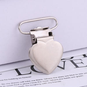 คลิปหนีบเสื้อแบบตัวยู ทำจากโลหะ สำหรับเสื้อผ้าและเครื่องแต่งกาย สามารถปรับแต่งได้ - Product Image 6