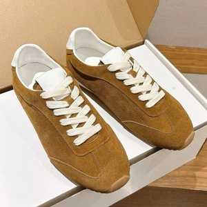 โลโก้ดั้งเดิม ดีไซน์อิตาลีแท้ รองเท้าโลฟเฟอร์แบบสวมลำลองหนังแท้สำหรับผู้หญิง A*O มีไซส์สำหรับทั้งผู้ชายและผู้หญิง - Product Image 1