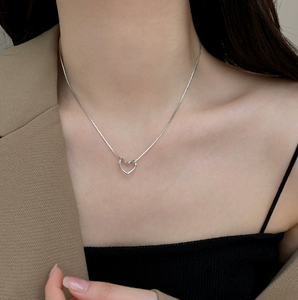Collar con Colgante de Corazón Hueco Chapado en Oro de 18K, Cadena de Serpiente Deslizante para Mujer, Joyería para Fiestas - Product Image 2