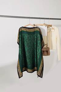 <span class=keywords><strong>Abiti</strong></span> Kaftano in Raso di Seta da Donna Taglie Forti, Veste Musulmana Stampata di Marca, Kaftano Abaya di Seta di Design Stile Dubai - Product Image 4