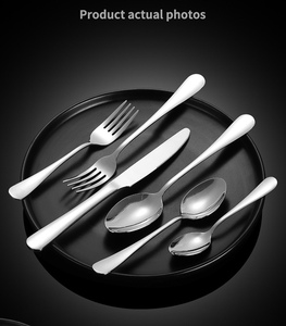 Juego de <span class=keywords><strong>cubiertos</strong></span> de acero inoxidable de alta demanda: cuchillo de mesa, tenedor, cuchara, cuchillo para carne, cuchara de cena, tenedor de postre - Product Image 4