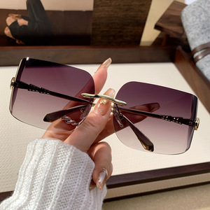Women's Square Oversized <b>Sunglasses</b> UV400 PC Lens Black Frame For Outings Driving Parties - Product Image 4