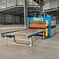 Ligne de production de presse à chaud automatique à cycle court pour la laminage des panneaux MDF/HDF et l'industrie du travail du bois