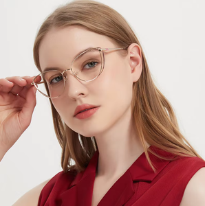 Lunettes optiques pour femmes, montures tendance œil de chat roses, légères, fines, minimalistes, en métal - Product Image 2
