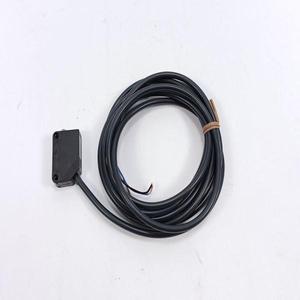ใหม่และเป็นของแท้ E3z-d82 อินเตอร์รัปเตอร์โฟโตอิเล็กทริก 1.4 ม. 12-24v กระแสตรง ระบบอัตโนมัติแบบตั้งโปรแกรมได้ ระบบอัตโนมัติอุตสาหกรรม - Product Image 1