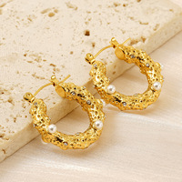 Boucles d'oreilles créoles géométriques en acier inoxydable plaqué or 18 carats, avec texture martelée concave vintage, imitation perle et zircon incrusté – Cadeau