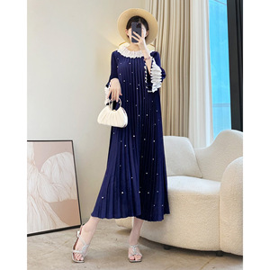 Vestido Casual Elegante Azul Marino Plisado para Mujer con Detalle de Perlas y Cuello con Volantes - Vestido Midi con Mangas Abullonadas para Fiesta - Product Image 1