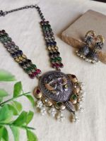 Ensemble collier et boucles d'oreilles tendance en laiton pour femme, idéal pour les fiançailles, mariages, anniversaires, usage quotidien et soirées – Fabricant indien de premier plan