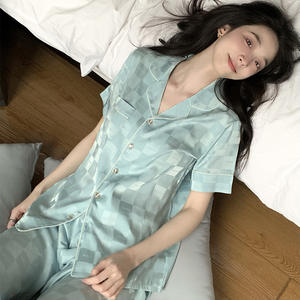 Pijama <span class=keywords><strong>de</strong></span> seda <span class=keywords><strong>de</strong></span> hielo a cuadros Jacquard <span class=keywords><strong>para</strong></span> mujer, Pequeño Libro Rojo, recomendado, pantalones <span class=keywords><strong>de</strong></span> satén <span class=keywords><strong>de</strong></span> manga corta, traje <span class=keywords><strong>para</strong></span> el hogar <span class=keywords><strong>para</strong></span> el verano - Product Image 4