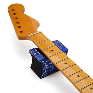 หมอนรองคอกีตาร์ 4 ด้าน สีฟ้า แบบ 2-in-1 สำหรับกีตาร์ อูคูเลเล่ เชลโล ใช้สำหรับซ่อมแซมและบำรุงรักษา - Product Image 4