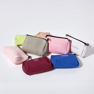 Borsa per il Trucco in Neoprene Traforato con Ricamo Personalizzato Royal Fair, Pochette per Cosmetici e Prodotti per la Cura della Pelle con Clip a D-Ring, per <span class=keywords><strong>Viaggi</strong></span> - Product Image 2