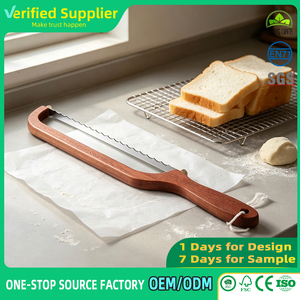Cuchillo para pan <span class=keywords><strong>de</strong></span> madera con hoja dentada <span class=keywords><strong>de</strong></span> acero inoxidable, cortador <span class=keywords><strong>de</strong></span> pan <span class=keywords><strong>de</strong></span> masa madre, cortador <span class=keywords><strong>de</strong></span> baguette con mango ergonómico <span class=keywords><strong>de</strong></span> madera, herramienta <span class=keywords><strong>de</strong></span> repostería - Product Image 1