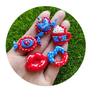 Küçük büyük kırmızı mavi Donut aşk kalp kanatları dondurma fincan şeker dudaklar DIY bulma için reçine takı Charms
