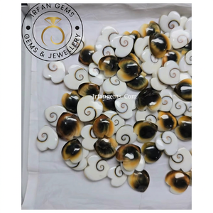 Gemas IRFAN de Alta Calidad, Ojo de Shiva, Corazón, Gema Natural Suelta, Cabujón, Formas Mixtas, 20-50 mm, Certificadas por Terceros, Rajasthan - Product Image 1