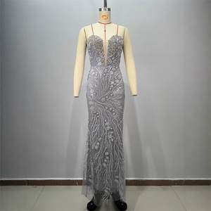 Bettergirl Abito Lungo <span class=keywords><strong>Grigio</strong></span> di Alta Qualità 2026, Sexy con Scollo a V, Perle e Strass, <span class=keywords><strong>Aderente</strong></span>, per Nightclub, Banchetti di Lusso ed Eleganza - Product Image 2