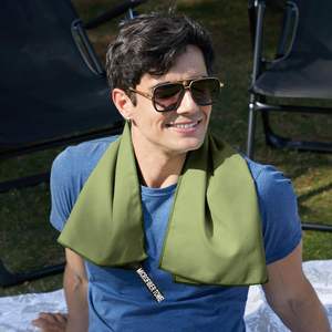Grande serviette de sport en microfibre à séchage rapide, personnalisée, en polyester tissé, douce, pour la plage, la gym et le camping - Product Image 4
