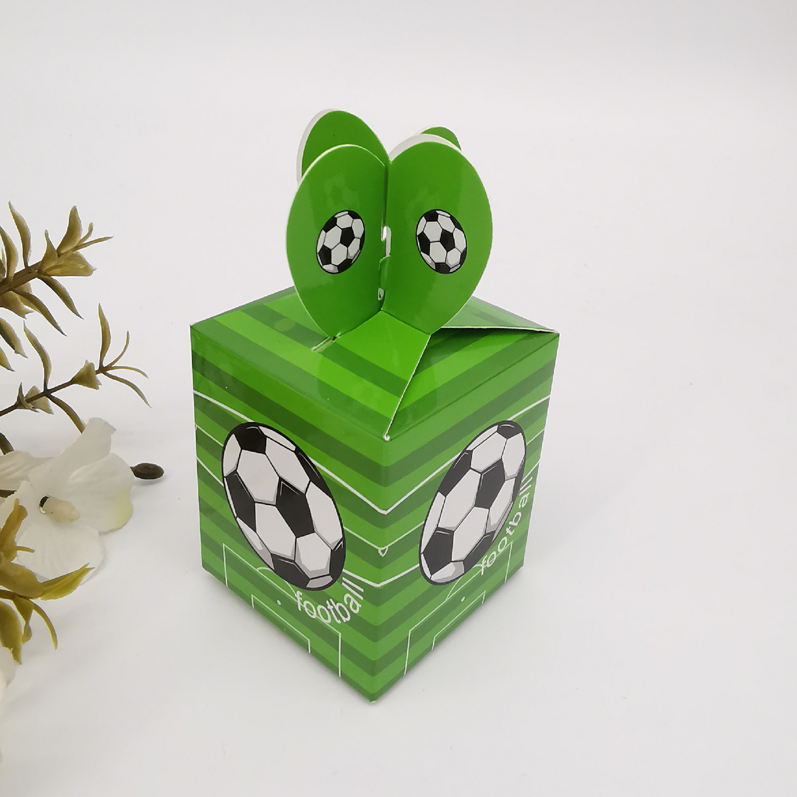 Boîte carrée d'amour de football vert