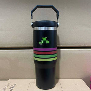 Borraccia Termica Stan Cup da 30oz in Acciaio Inox, Bottiglia d'Acqua Portatile Isolata Sottovuoto, Thermos Stanl con Manico per Auto - Product Image 2