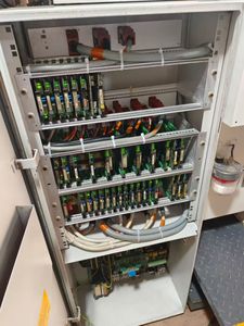 เครื่องพิมพ์ออฟเซ็ตแบบแบนกึ่งอัตโนมัติ 2 สี รุ่น Roland R202 ปี 1992 มือสอง ขนาดใหญ่ สำหรับงานพิมพ์บรรจุภัณฑ์ระดับไฮเอนด์ และงานพิมพ์บิลพิเศษ - Product Image 3