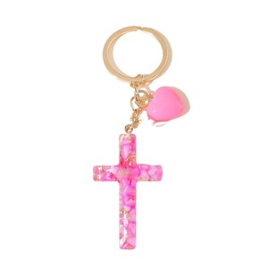Vente en gros usine Nouveau style Européen/Américain Pendentif Cœur Croix en Résine Époxy Porte-clés Breloque pour Sac à Dos Femme Modèle Y053 - Product Image 5