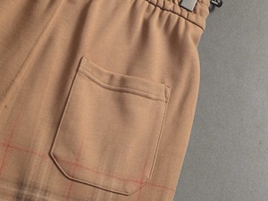 Shorts Deportivos Burberry de Verano para Hombre, de Alta Calidad, Casuales, Vintage, Color Marrón, 100% Algodón, Diseño a Rayas, Elásticos - Product Image 3