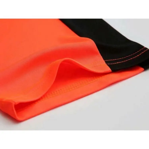 Venta al por Mayor en Línea, Uniforme Deportivo de Alta Calidad OEM 100% Poliéster, Nuevo Diseño Personalizado, Conjunto Completo de Jersey de Entrenamiento Deportivo para Hombre, Equipación de Fútbol - Product Image 2