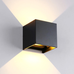 Lumière murale LED carrée en forme de <span class=keywords><strong>cube</strong></span> pour l'extérieur, éclairage mural intérieur/extérieur pour hôtel, éclairage vers le haut et vers le bas - Product Image 1