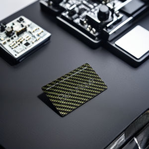 Protection contre les signaux RFID en fibre de carbone haut de gamme, magnétique, durable et fine, pour sécuriser les informations de crédit - Product Image 5