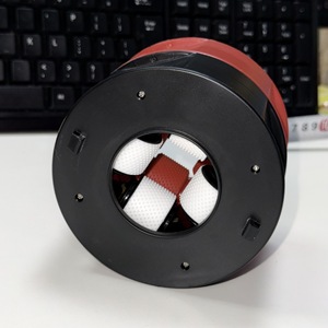 Rouleau d'exercice pour pénis en silicone noir et rouge pour stimulation et massage des adultes - Product Image 4