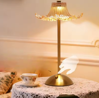 Lampe de table décorative en cristal de verre luxueuse et romantique, lampe de chevet créative pour chambre à coucher, lampe de nuit de luxe haut de gamme de style américain