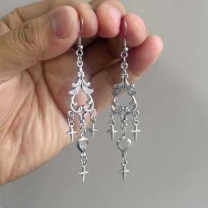 Boucles d'oreilles pendantes en forme de cœur rouge et noir avec étoiles argentées style gothique victorien pour femmes, <span class=keywords><strong>bijoux</strong></span> gothiques pour Halloween - Product Image 5