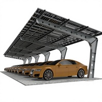 Abri photovoltaïque pour voitures, simple ou double, construit avec des aciers en H ou des tubes carrés, capable d'accueillir plusieurs véhicules.