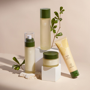 Set de 4 Piezas de Trufa Blanca y Cordyceps Yunmu, Cuidado Facial Hidratante para Mujeres - Product Image 2