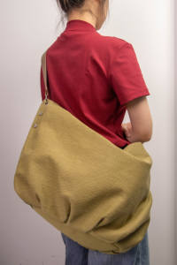 กระเป๋าช้อปปิ้งแบบมีซิปสำหรับผู้หญิง วัสดุหนังชามัวร์ธรรมชาติ 100% สไตล์วินเทจ พร้อมหูหิ้ว สำหรับเดินทาง ของขวัญ รีไซเคิลได้ พิมพ์โลโก้ตามสั่ง แฟชั่นสำหรับผู้หญิง ขายส่ง - Product Image 3